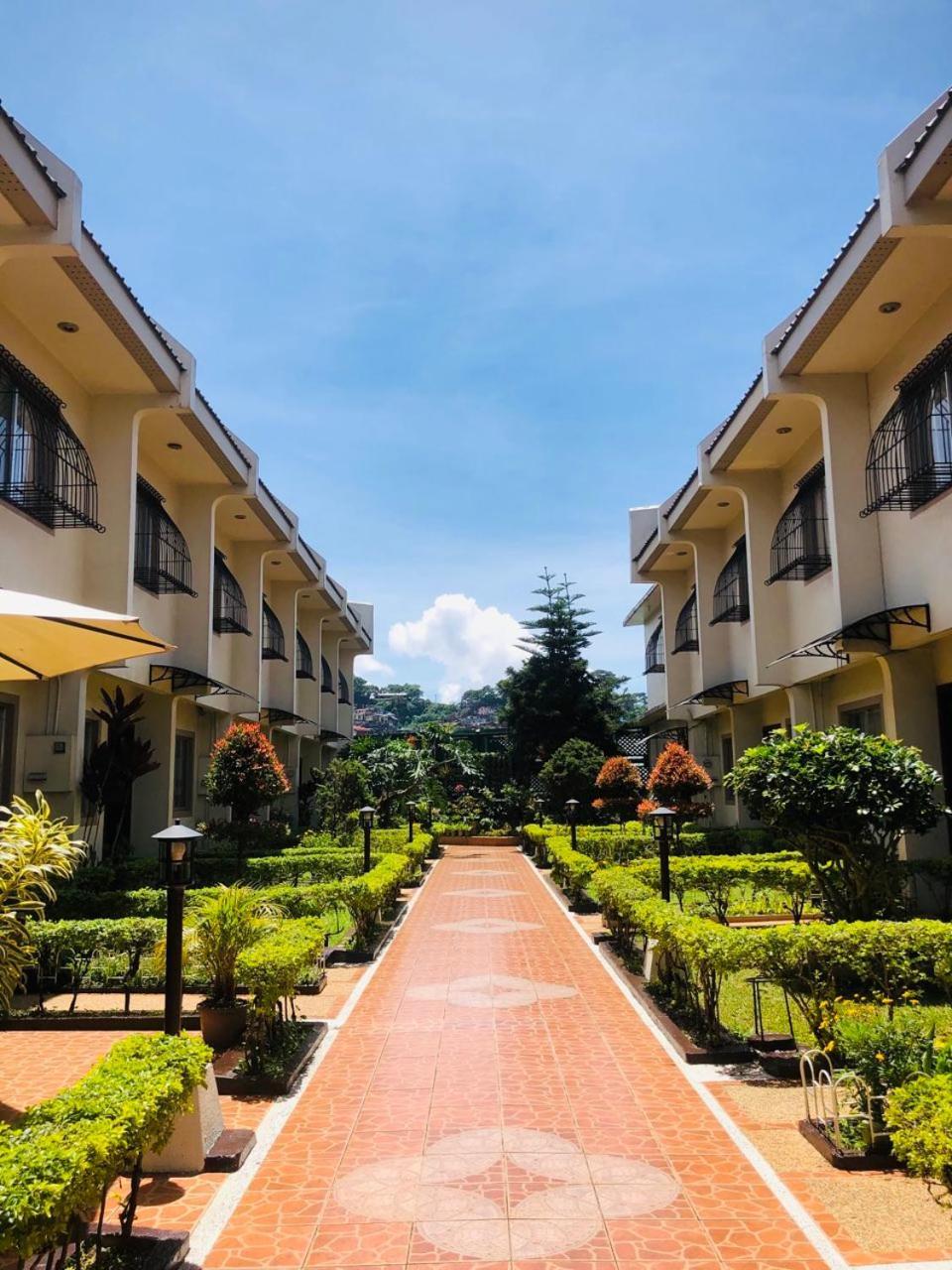 บาเกียวฮอลิเดย์วิลล่า Baguio City ภายนอก รูปภาพ