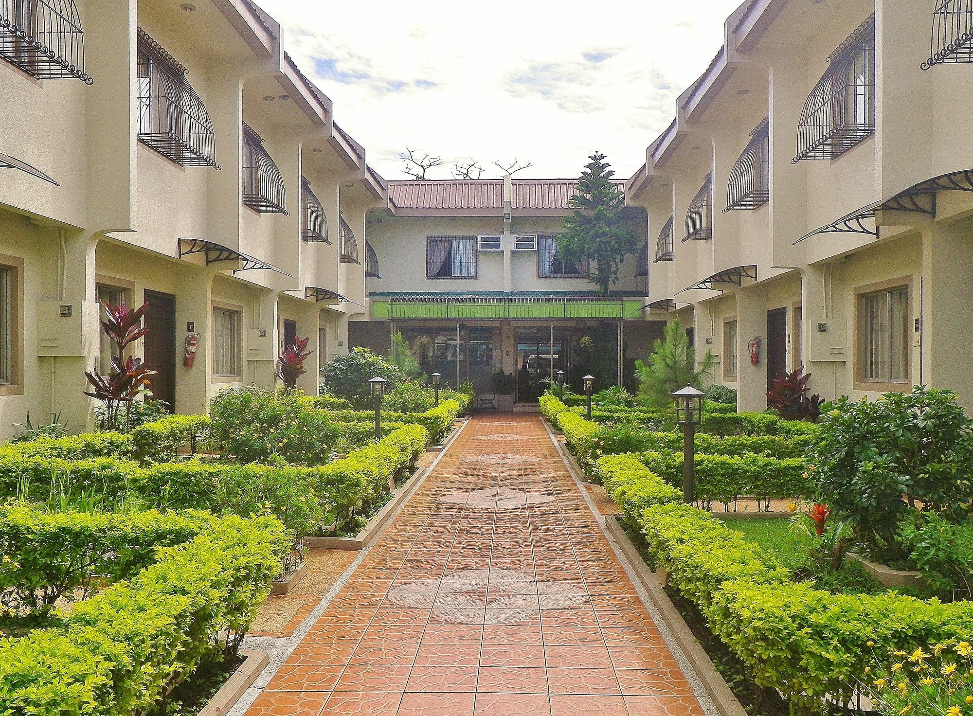 บาเกียวฮอลิเดย์วิลล่า Baguio City ภายนอก รูปภาพ