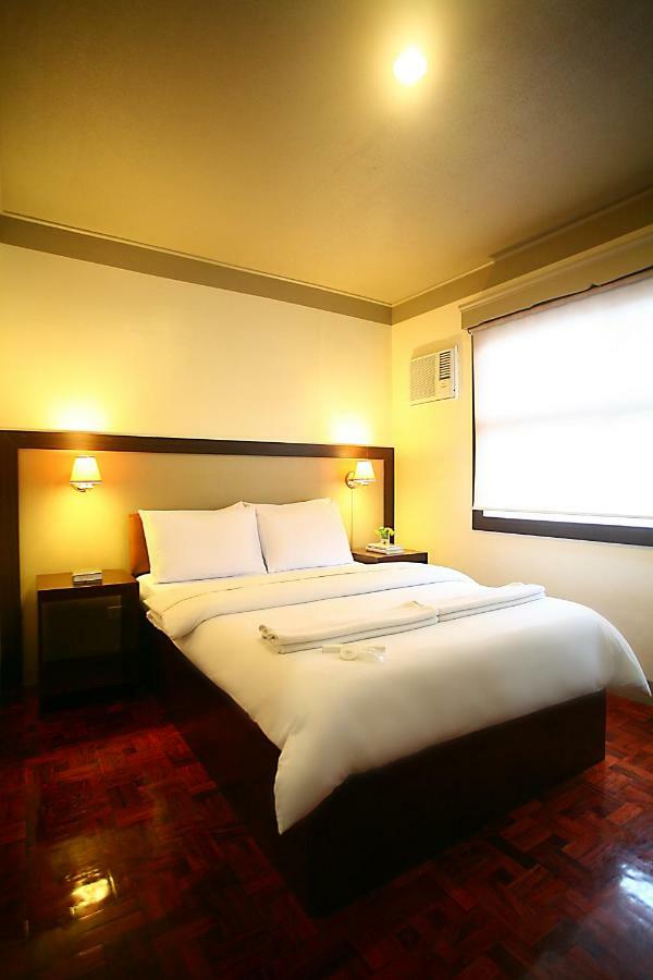 บาเกียวฮอลิเดย์วิลล่า Baguio City ภายนอก รูปภาพ